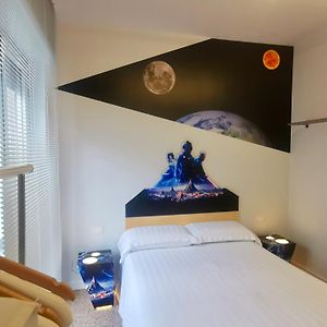Red Carpet Rooms